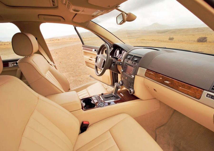  Volkswagen Touareg 2006 года  (фото 2 из 7)